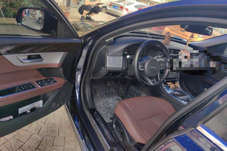 Used Jaguar XFL 2018 XFL 2.0T 250 PS Luxury Edition Driver Seat