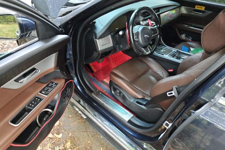 Used Jaguar XFL 2018 XFL 2.0T 250 PS Premium Edition Driver Seat