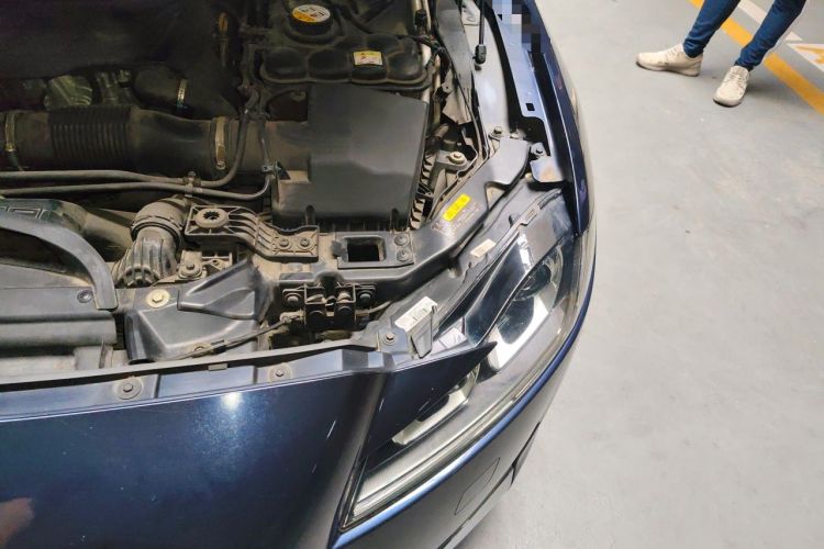 Used Jaguar XFL 2018 XFL 2.0T 200PS Elite Edition Engine Bay Left