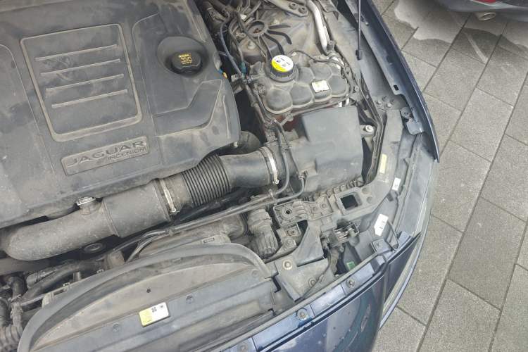 Used Jaguar XFL 2018 XFL 2.0T 200PS Elite Edition Engine Bay Left