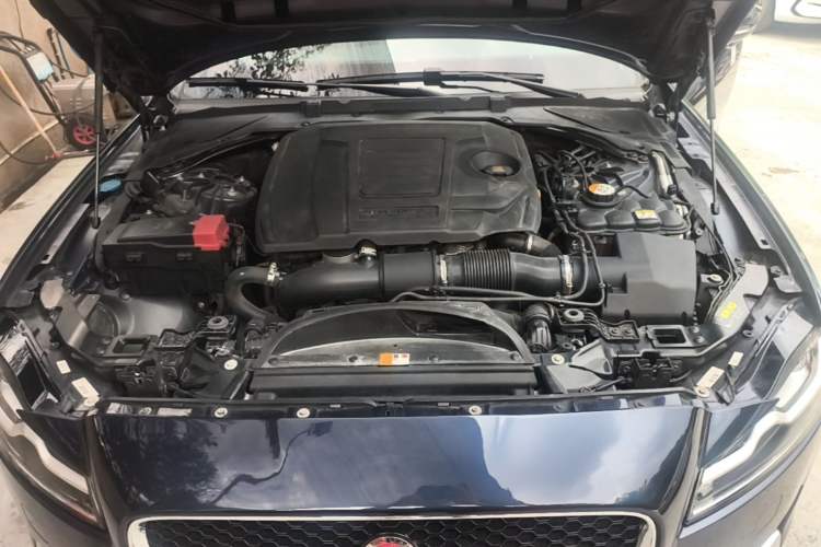 Used Jaguar XFL 2018 XFL 2.0T 250 PS Premium Edition Engine Bay