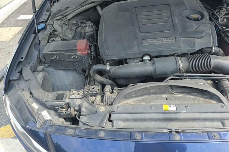 Used Jaguar XFL 2018 XFL 2.0T 250 PS Premium Edition Engine Bay Right