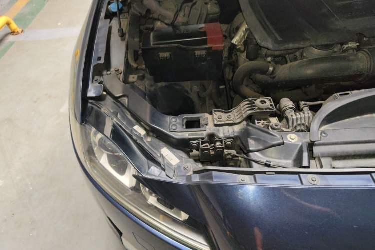 Used Jaguar XFL 2018 XFL 2.0T 200PS Elite Edition Engine Bay Right