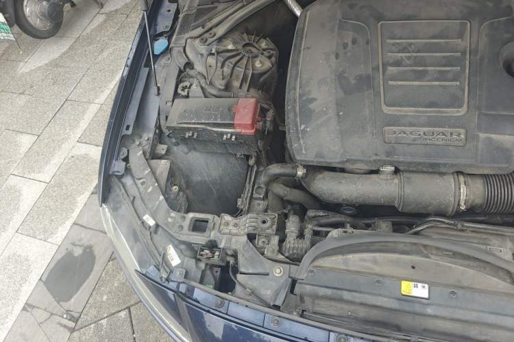 Used Jaguar XFL 2018 XFL 2.0T 200PS Elite Edition Engine Bay Right