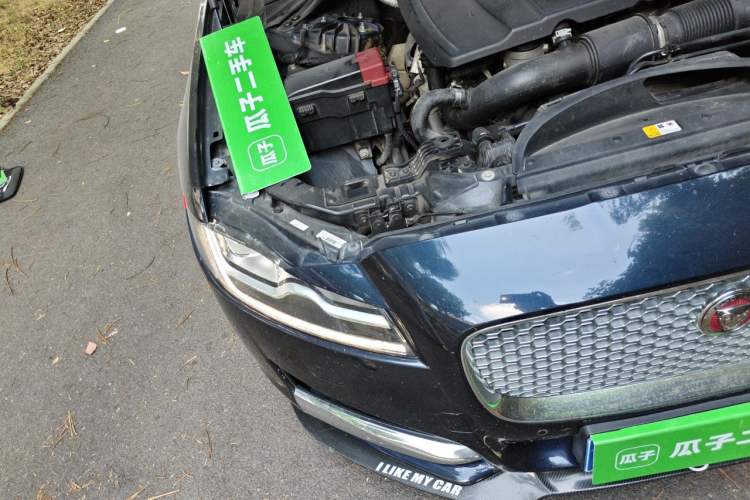 Used Jaguar XFL 2018 XFL 2.0T 250 PS Premium Edition Engine Bay Right