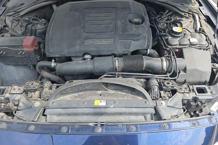 Used Jaguar XFL 2018 XFL 2.0T 250 PS Premium Edition Engine Bay
