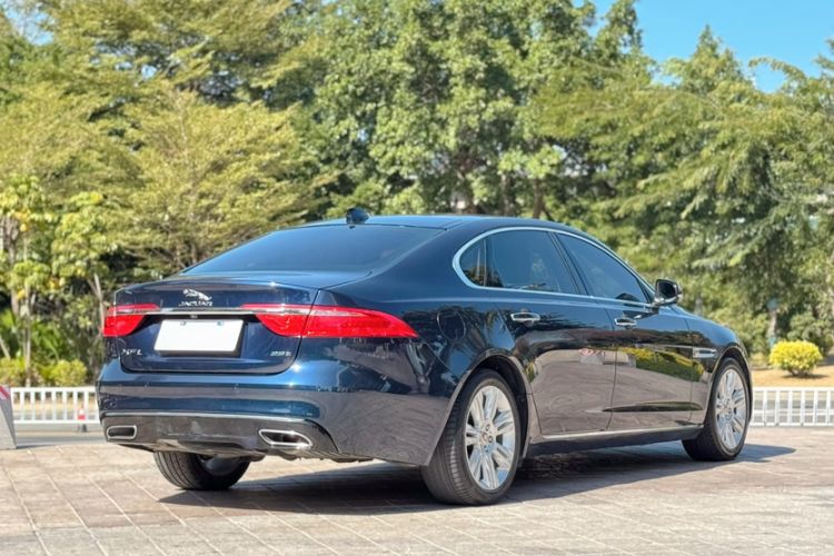 Used Jaguar XFL 2018 XFL 2.0T 250 PS Luxury Edition Exterior 4