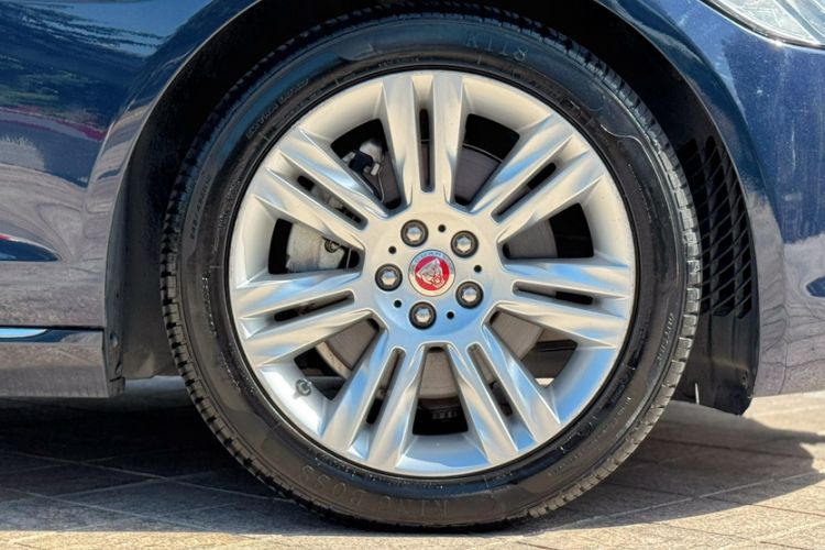 Used Jaguar XFL 2018 XFL 2.0T 250 PS Luxury Edition Exterior 5