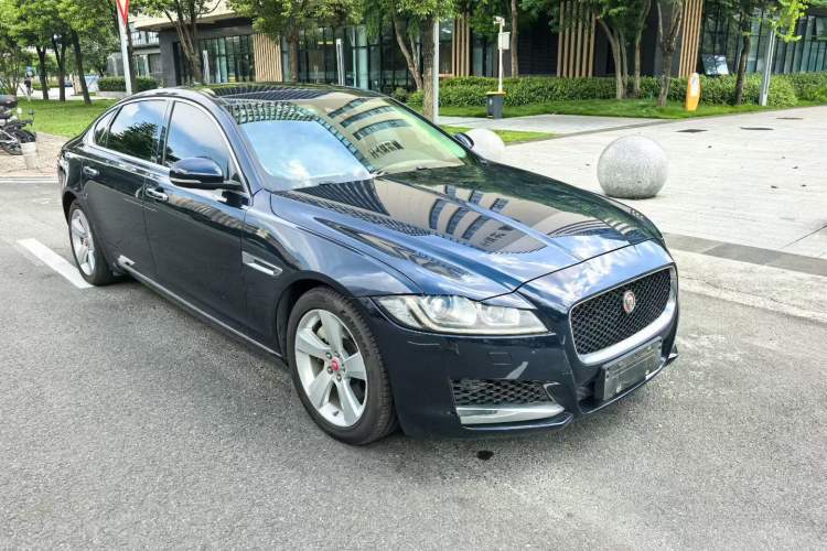 Used Jaguar XFL 2018 XFL 2.0T 200PS Elite Edition Front Right 45 Deg
