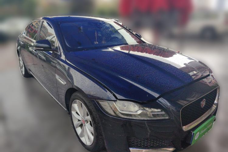 Used Jaguar XFL 2018 XFL 2.0T 250 PS Luxury Edition Front Right 45 Deg