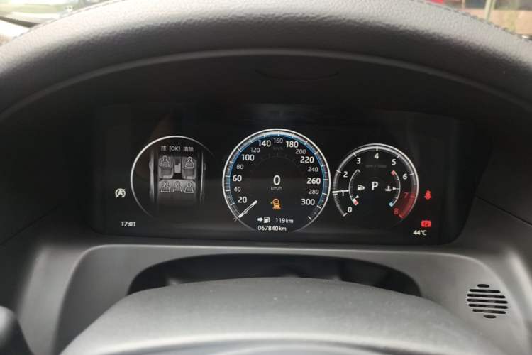 Used Jaguar XFL 2018 XFL 2.0T 250 PS Premium Edition Instrument Cluster