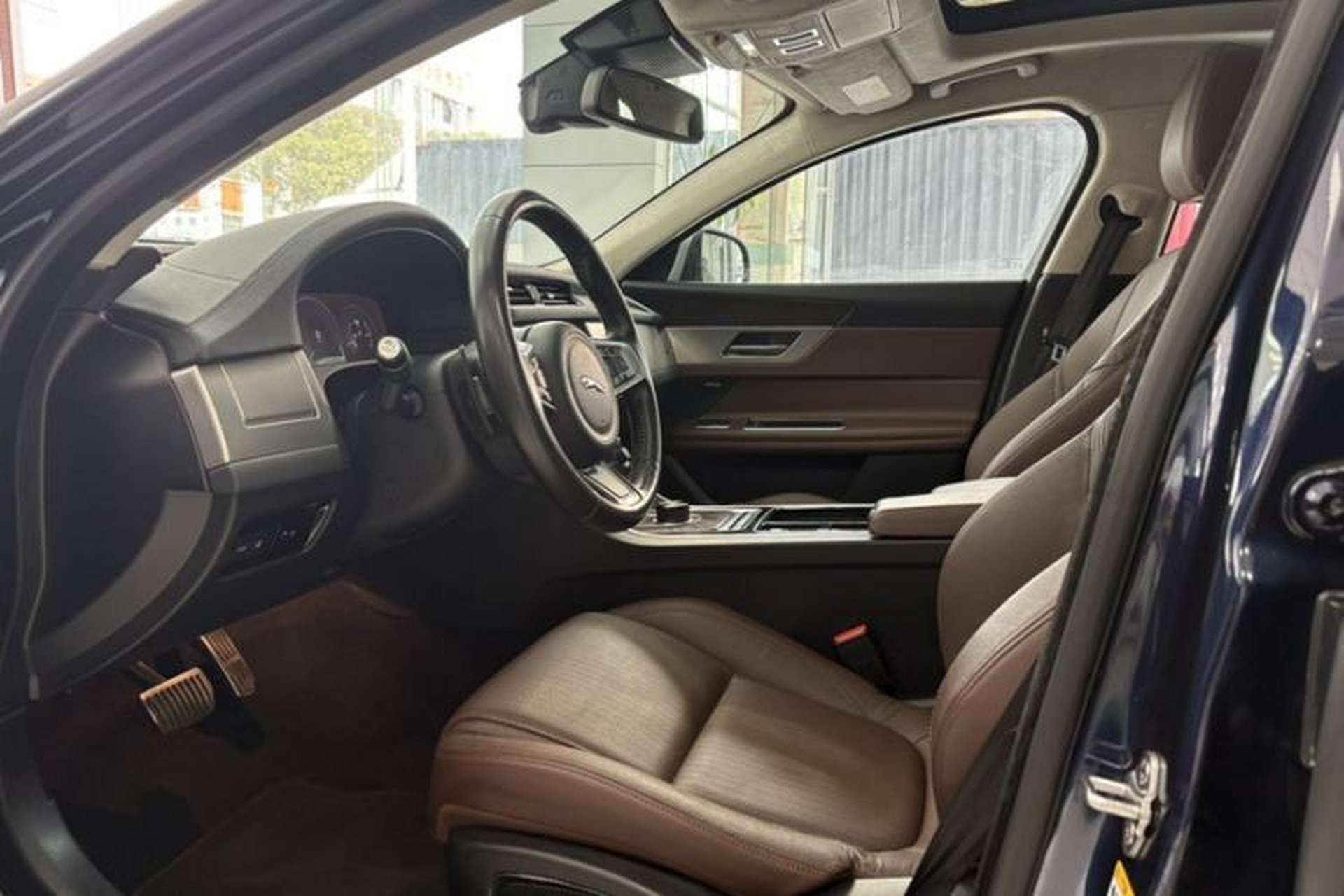 Used Jaguar XFL 2018 XFL 2.0T 250 PS Luxury Edition Interior 1