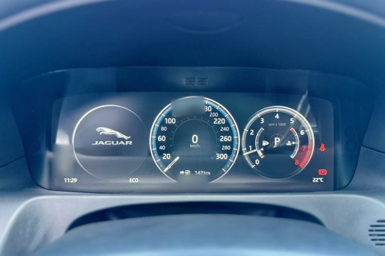 Used Jaguar XFL 2018 XFL 2.0T 250 PS Luxury Edition Interior 1
