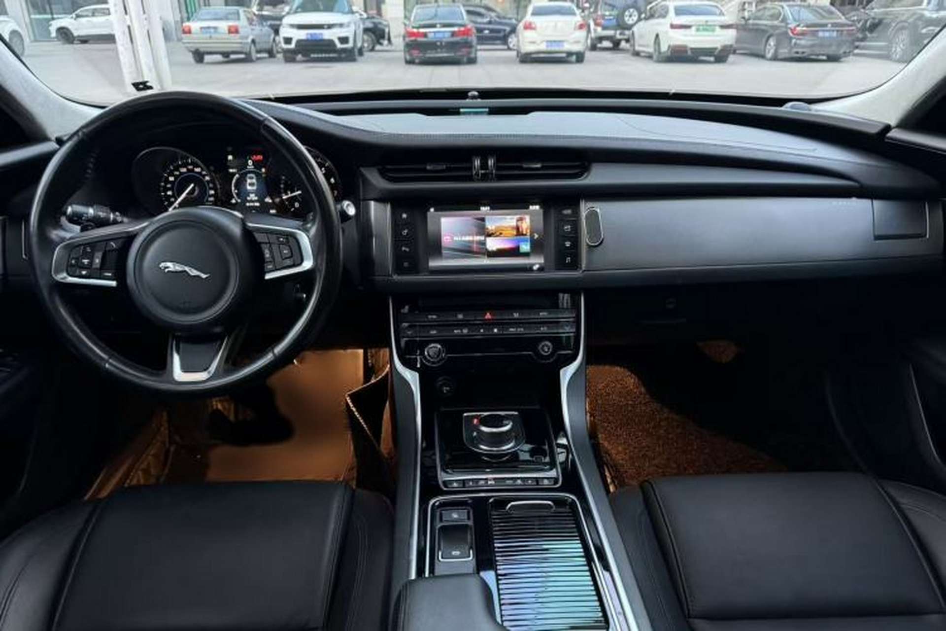 Used Jaguar XFL 2018 XFL 2.0T 200PS Luxury Edition Interior 2