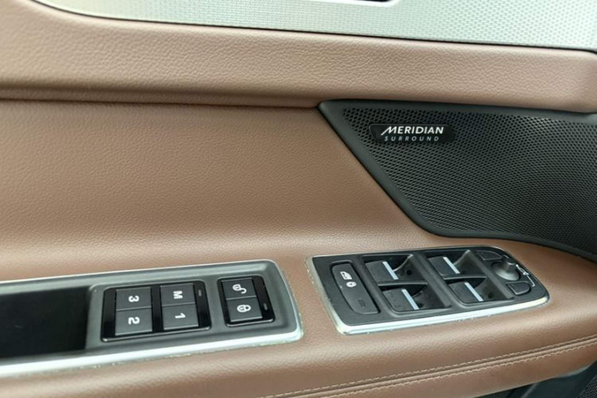 Used Jaguar XFL 2018 XFL 2.0T 250 PS Luxury Edition Interior 6