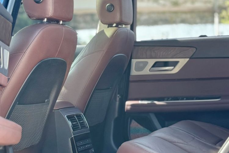 Used Jaguar XFL 2018 XFL 2.0T 250 PS Luxury Edition Interior 8