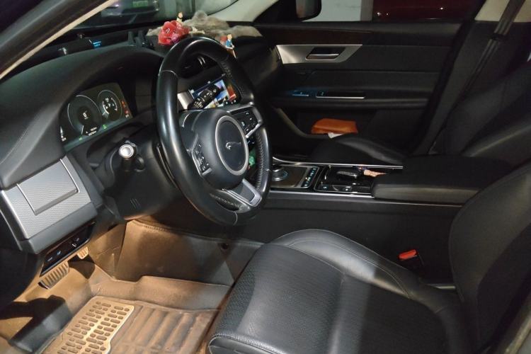Used Jaguar XFL 2018 XFL 2.0T 250 PS Luxury Edition Left Front Seat