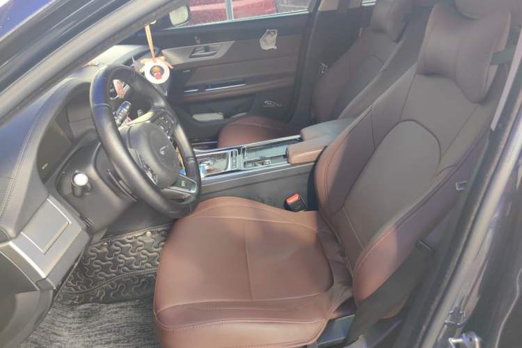 Used Jaguar XFL 2018 XFL 2.0T 250 PS Luxury Edition Left Front Seat