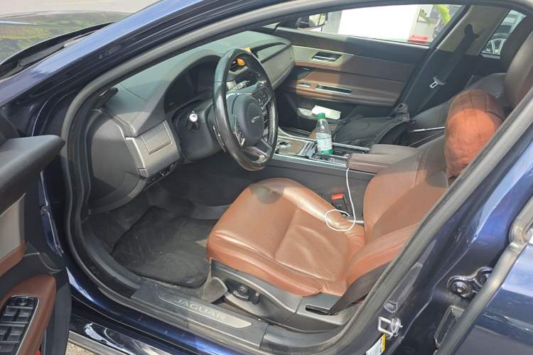 Used Jaguar XFL 2018 XFL 2.0T 250 PS Premium Edition Left Front Seat