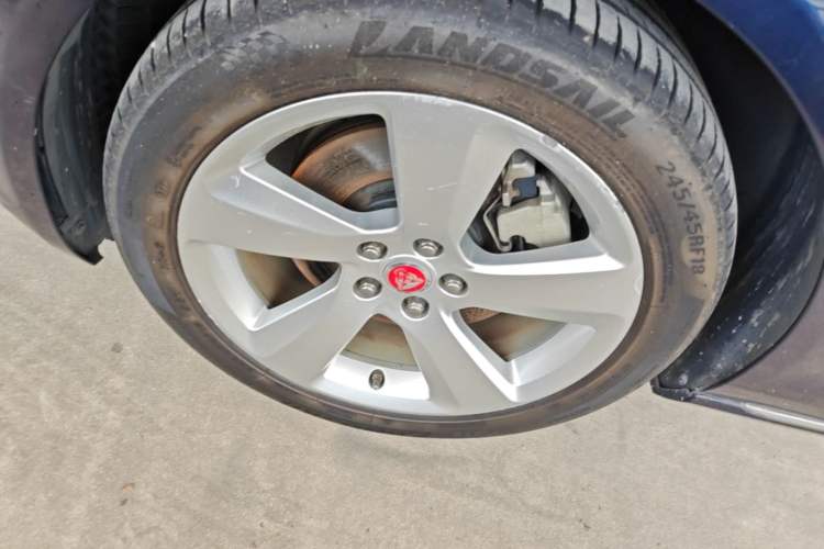 Used Jaguar XFL 2018 XFL 2.0T 200PS Elite Edition Left Front Wheel Hub