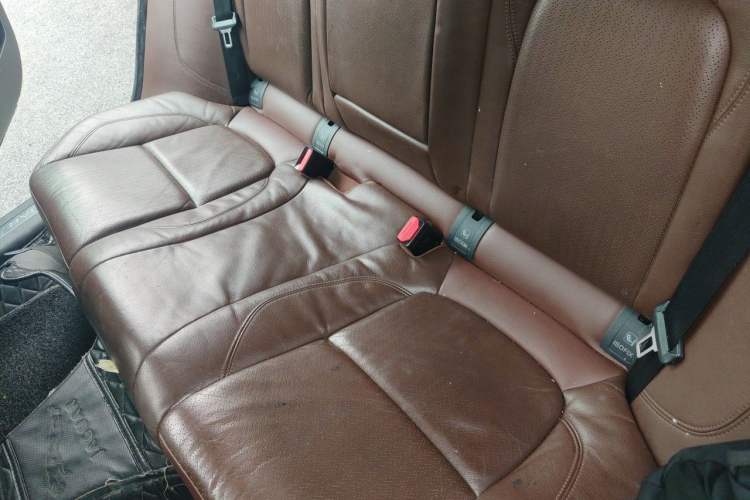 Used Jaguar XFL 2018 XFL 2.0T 250 PS Luxury Edition Left Rear Seat