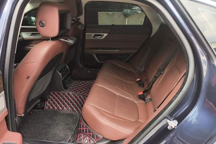 Used Jaguar XFL 2018 XFL 2.0T 250 PS Premium Edition Left Rear Seat