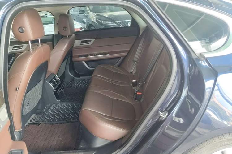 Used Jaguar XFL 2018 XFL 2.0T 250 PS Luxury Edition Left Rear Seat