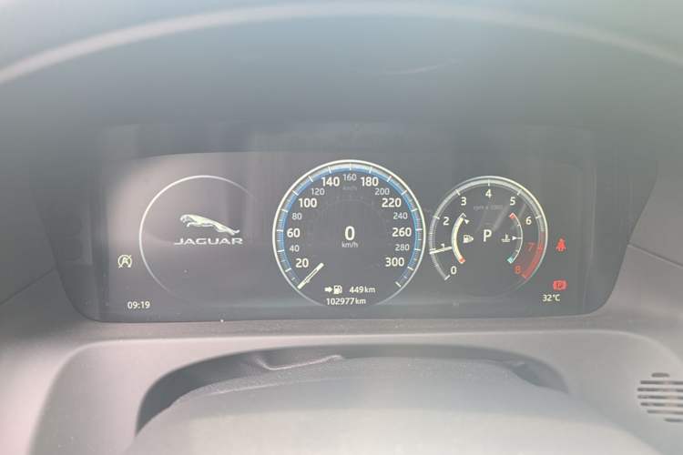 Used Jaguar XFL 2018 XFL 2.0T 250 PS Premium Edition Odometer Close Up