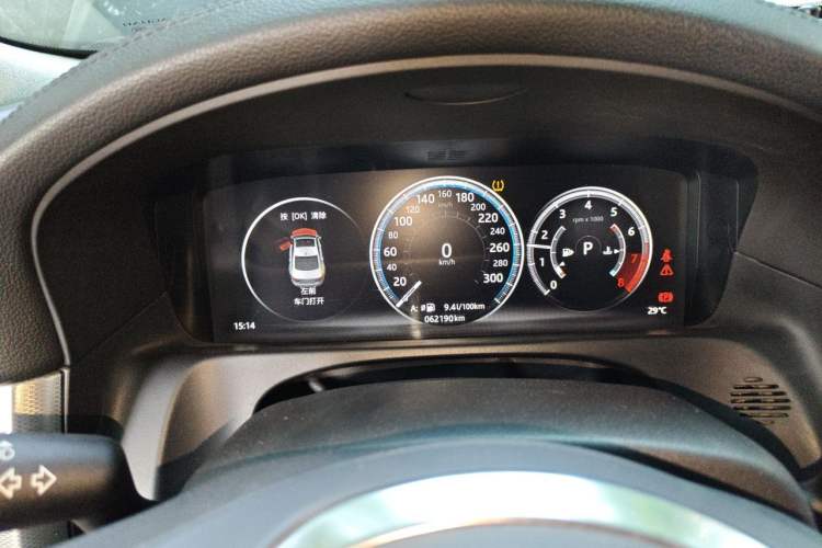 Used Jaguar XFL 2018 XFL 2.0T 250 PS Premium Edition Odometer Close Up