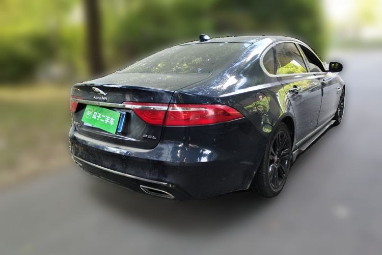 Used Jaguar XFL 2018 XFL 2.0T 250 PS Premium Edition Rear Right 45 Deg