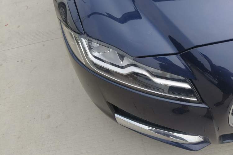 Used Jaguar XFL 2018 XFL 2.0T 250 PS Luxury Edition Right Front Headlight
