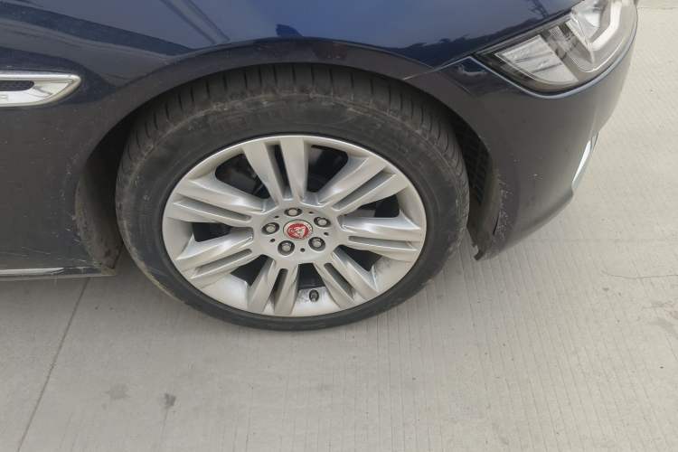 Used Jaguar XFL 2018 XFL 2.0T 250 PS Luxury Edition Right Front Wheel Hub