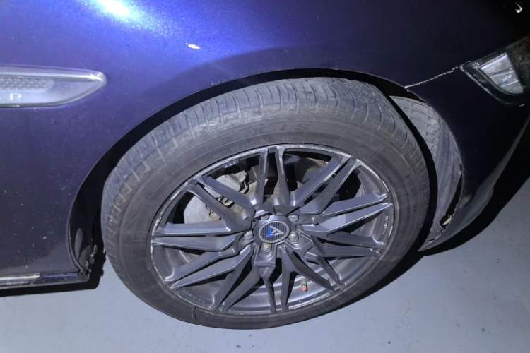 Used Jaguar XFL 2018 XFL 2.0T 250 PS Luxury Edition Right Front Wheel Hub