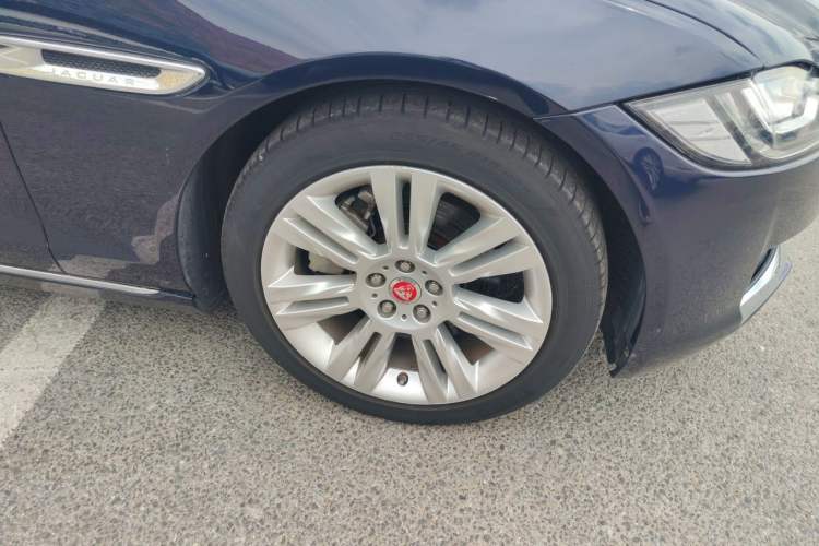 Used Jaguar XFL 2018 XFL 2.0T 200PS Elite Edition Right Front Wheel Hub