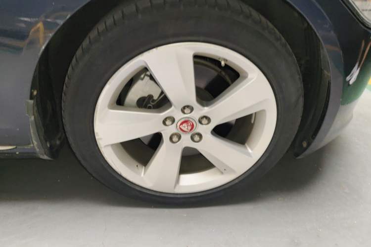 Used Jaguar XFL 2018 XFL 2.0T 200PS Elite Edition Right Front Wheel Hub