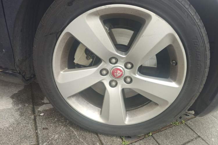Used Jaguar XFL 2018 XFL 2.0T 200PS Elite Edition Right Front Wheel Hub