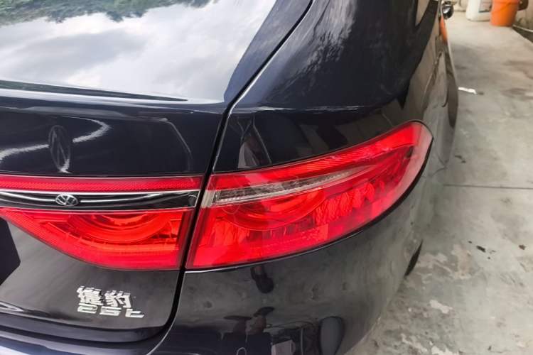Used Jaguar XFL 2018 XFL 2.0T 250 PS Premium Edition Right Rear Taillight