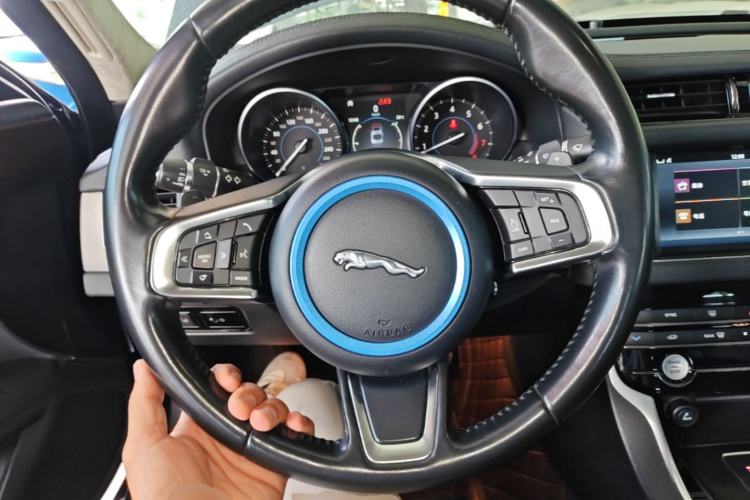 Used Jaguar XFL 2018 XFL 2.0T 200PS Elite Edition Steering Wheel