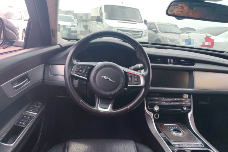 Used Jaguar XFL 2018 XFL 2.0T 200PS Elite Edition Steering Wheel