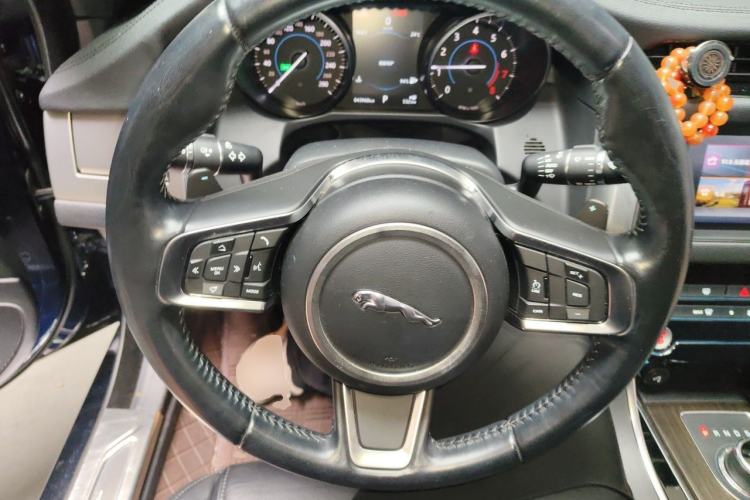 Used Jaguar XFL 2018 XFL 2.0T 200PS Elite Edition Steering Wheel