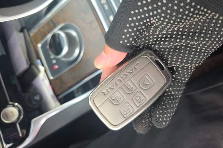 Used Jaguar XFL 2018 XFL 2.0T 250 PS Premium Edition Vehicle Key