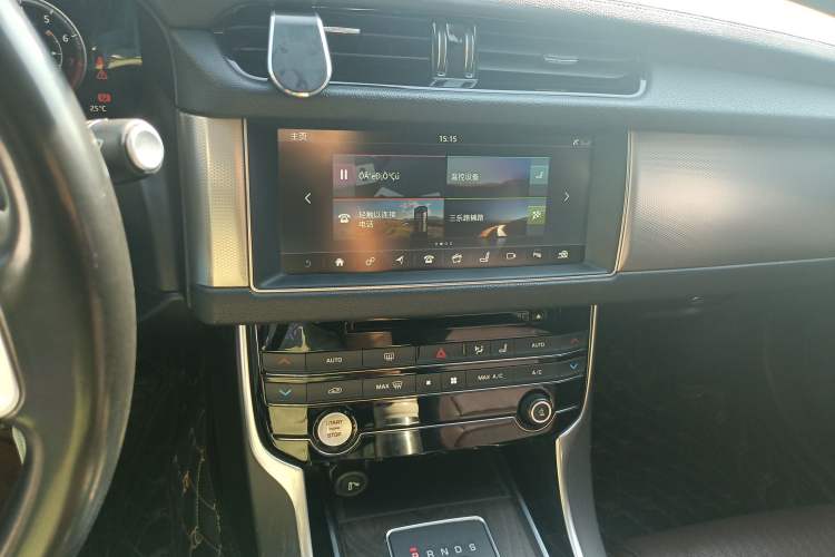 Used Jaguar XFL 2018 XFL 2.0T 250 PS Luxury Edition Audio And AC Panel