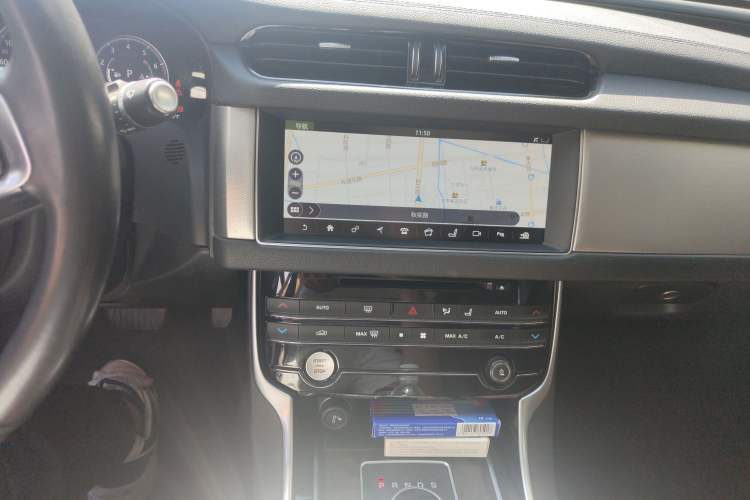 Used Jaguar XFL 2018 XFL 2.0T 250 PS Luxury Edition Audio And AC Panel