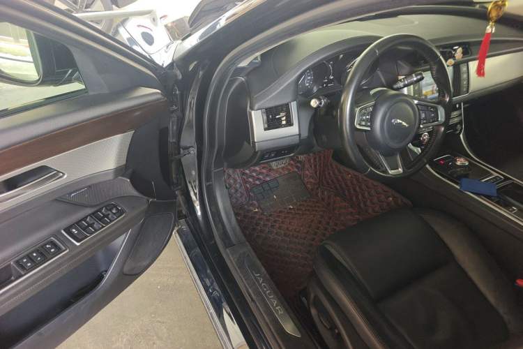 Used Jaguar XFL 2018 XFL 2.0T 200PS Elite Edition Driver Seat