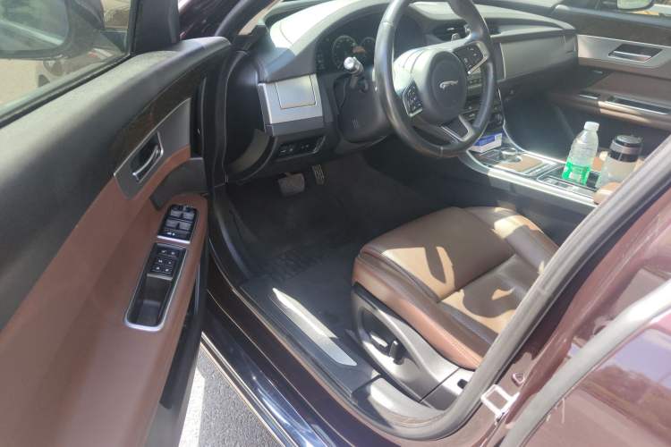 Used Jaguar XFL 2018 XFL 2.0T 250 PS Luxury Edition Driver Seat