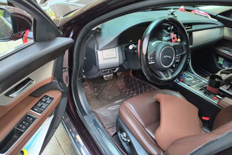 Used Jaguar XFL 2018 XFL 2.0T 250 PS Luxury Edition Driver Seat