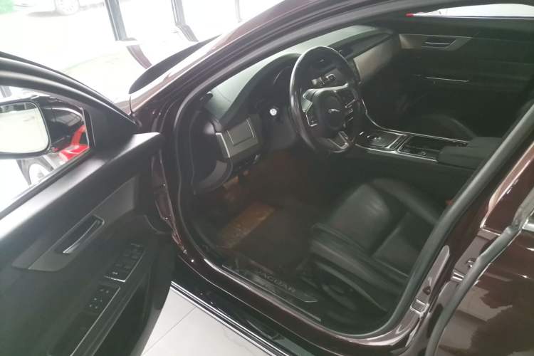 Used Jaguar XFL 2018 XFL 2.0T 200PS Elite Edition Driver Seat