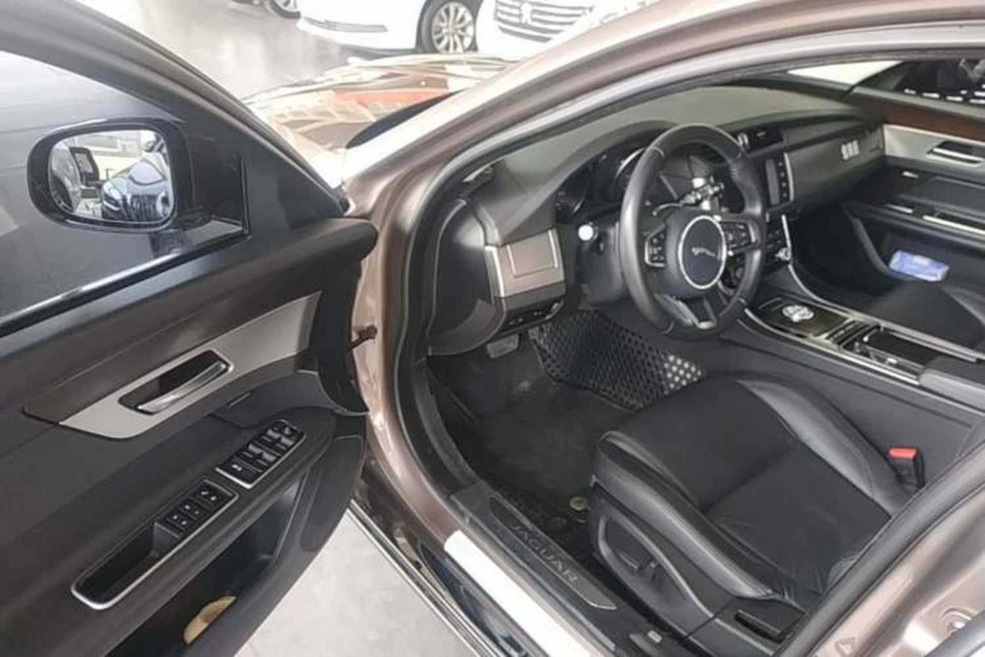 Used Jaguar XFL 2018 XFL 2.0T 200PS Elite Edition Driver Seat