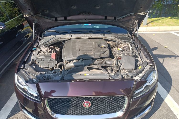 Used Jaguar XFL 2018 XFL 2.0T 250 PS Luxury Edition Engine Bay