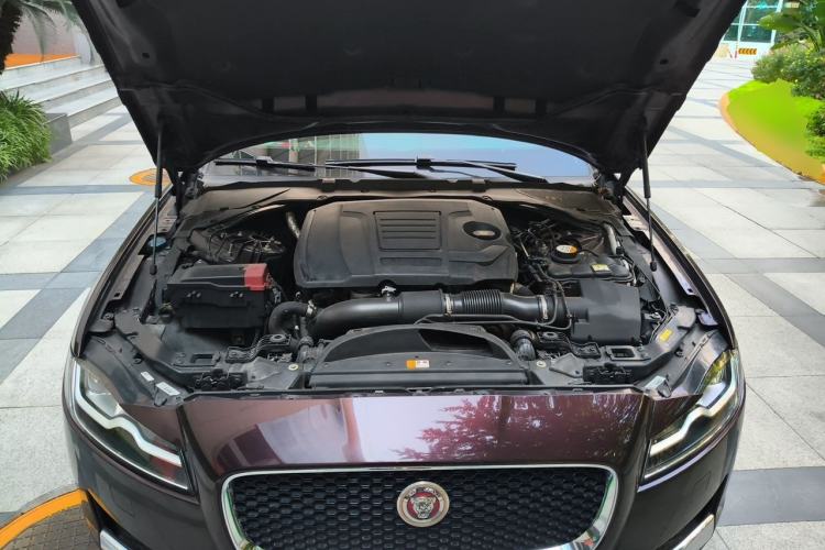 Used Jaguar XFL 2018 XFL 2.0T 250 PS Luxury Edition Engine Bay